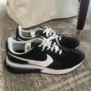 Black Nike Max sneakers